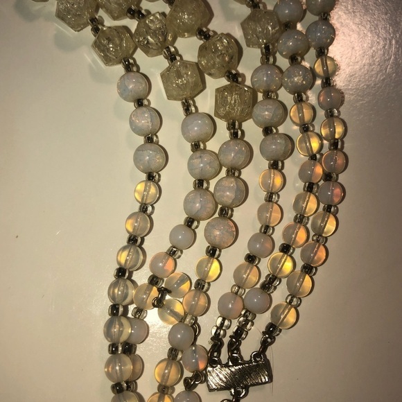 𝅺vtg 60s Lucite Crackle & Iridescent Beaded Multi Strand Necklace 16” - Picture 4 of 9